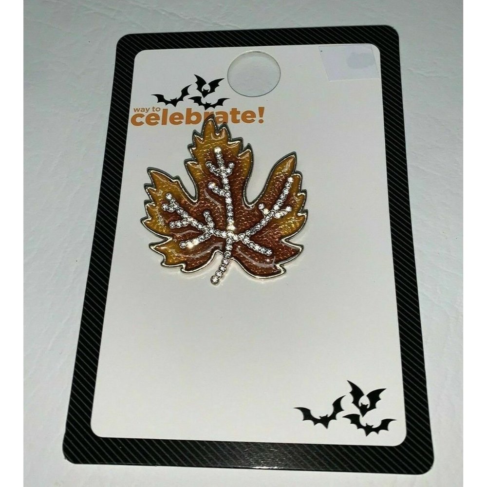 Fall Maple Leaf Lapel Pin Brooch Thanksgiving New